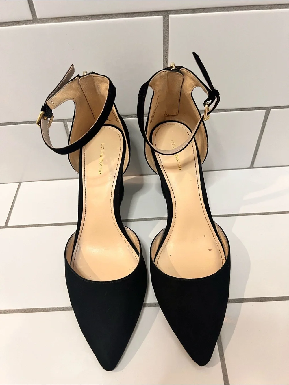 Liz Claiborne Black Faux Suede Pointed Toe Wedge Pumps Heeled Ankle Strap Sz 9